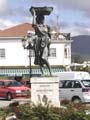 Muller traballadora_Monumento en Puebla de Caramian