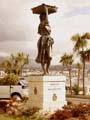 Muller traballadora_Monumento a la mujer trabajadora en Puebla de Caramian